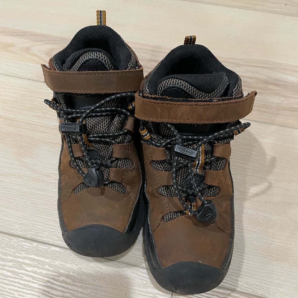 Little Kids’ Keen waterproof boots - a few months old
